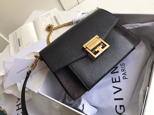 Givenchy-50816a30